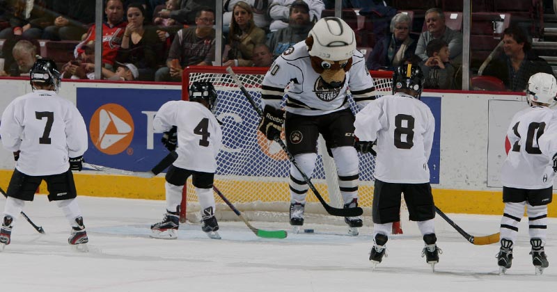 Youth On Ice at the Giant Center