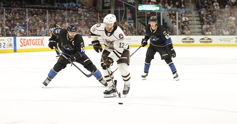 Second Period Explosion Fuels 6 2 Bears Win Over Monsters