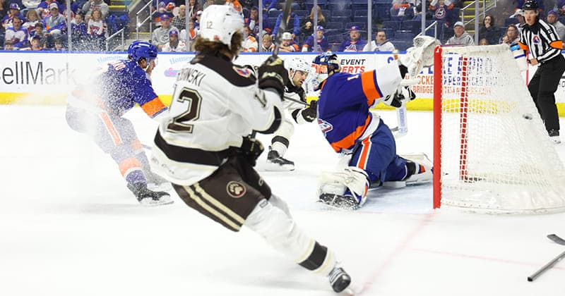 Bears Blank Islanders 2 0 to Open Series