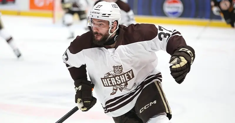 Bears Re sign Veteran Forward Dalton Smith