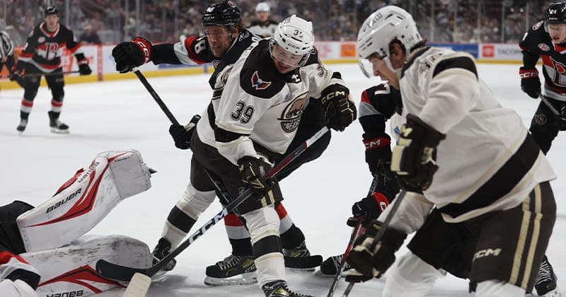 Bears Thump Senators, 4 1