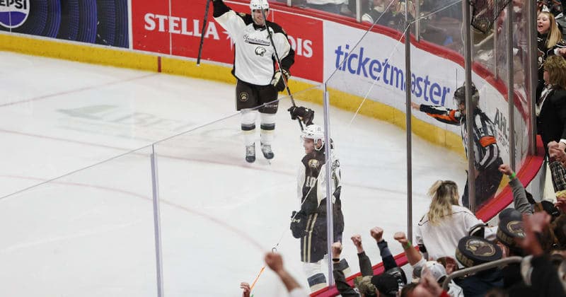 Miroshnichenko Scores Three as Bears Top Islanders, 5 4