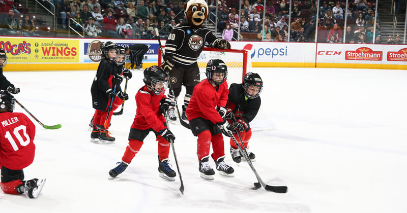 Youth On Ice at the Giant Center