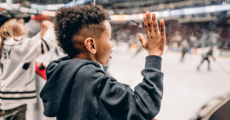 Child watching Hershey Bears game